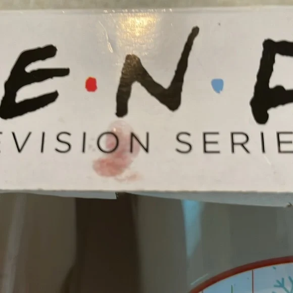 FRIENDS glass and ice cube gift pack. - Picture 5 of 8